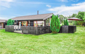 Nice Home In Knebel With Sauna, Skødshoved Strand